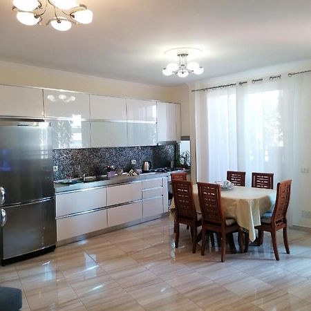 Holiday Center Apartment Shkodër エクステリア 写真